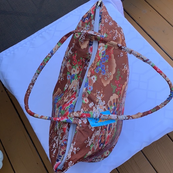 Huge Nylon Tote For Beach/Shopping - Picture 2 of 6